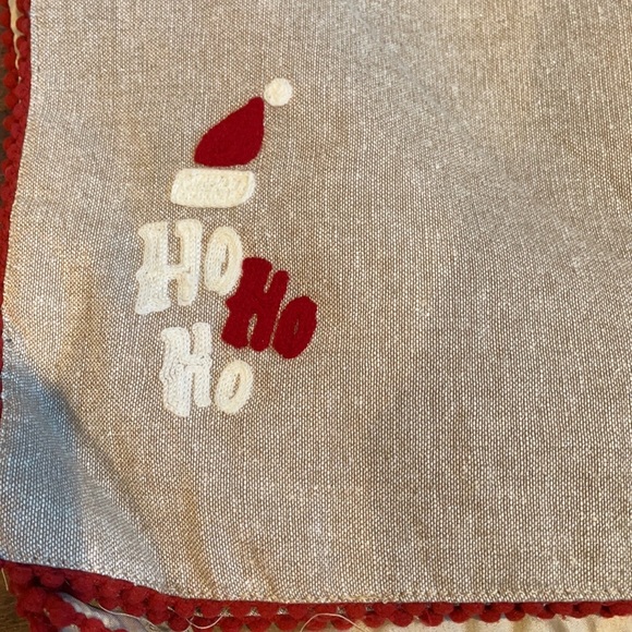 Cynthia Rowley Placemats 4 Gold Metallic Ho Ho Ho Embroidered Christmas Shimmer - Picture 2 of 4